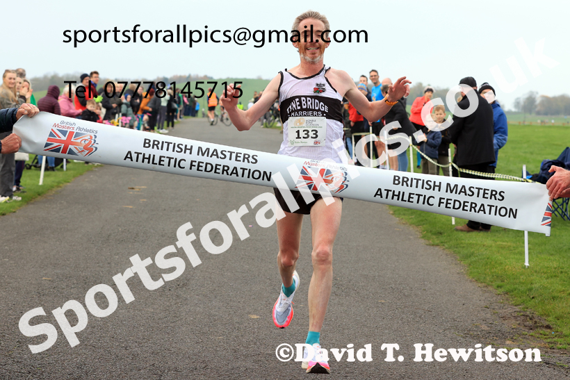 Mens and Womens 2025 Heaton Memorial 10k Road Race, Newcastle Town Moor, Sunday, November 9th. Photo: David T. Hewitson/Sports for All Pics